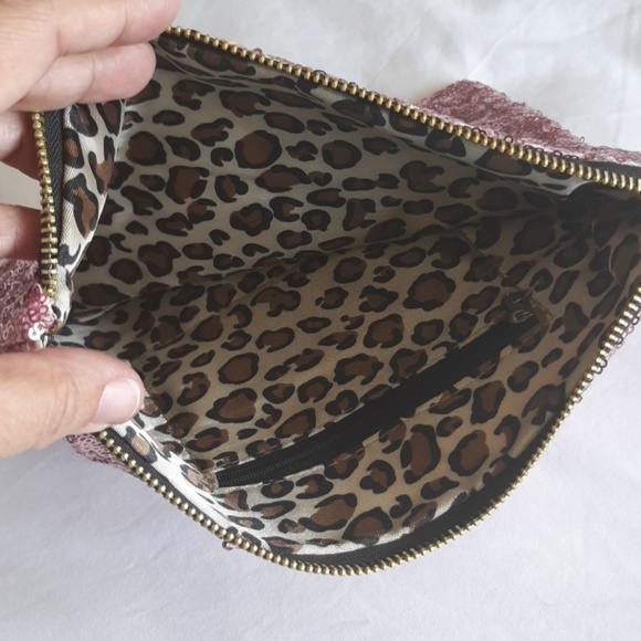 Handbag - Picture 2 of 3